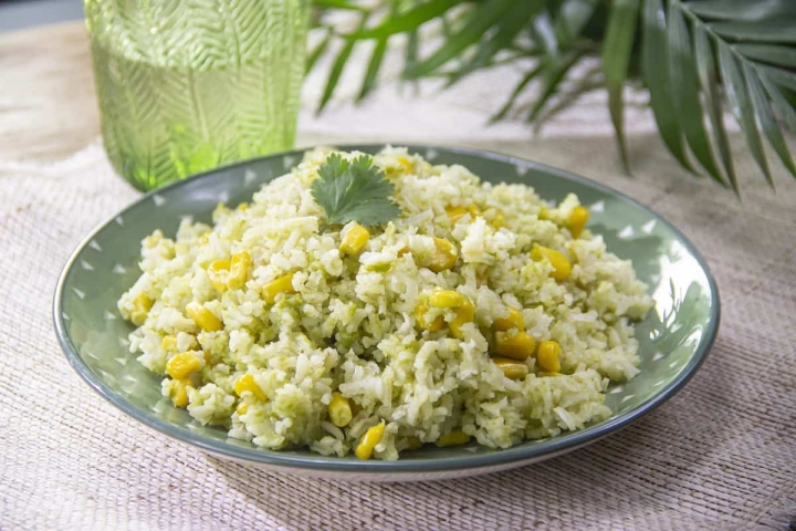 Rajas poblanas: ¡Reinventa tu arroz tradicional!