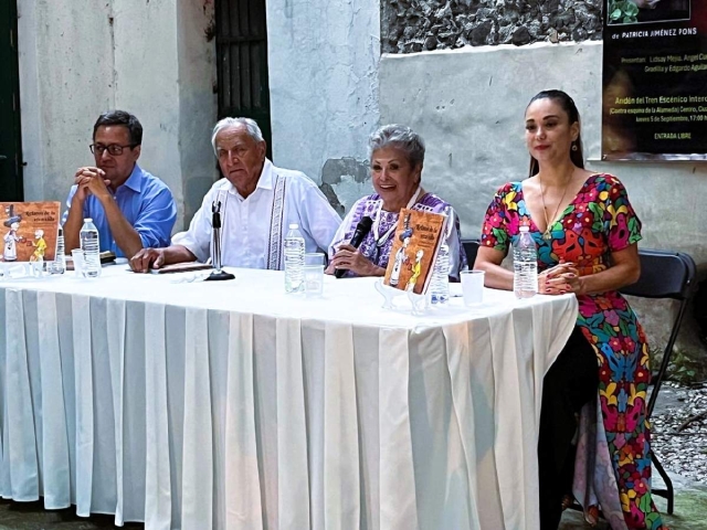 La primera de varias presentaciones del libro tuvo lugar en Cuautla.