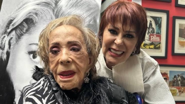 Alejandra Guzmán homenajea a Silvia Pinal con un diamante especial