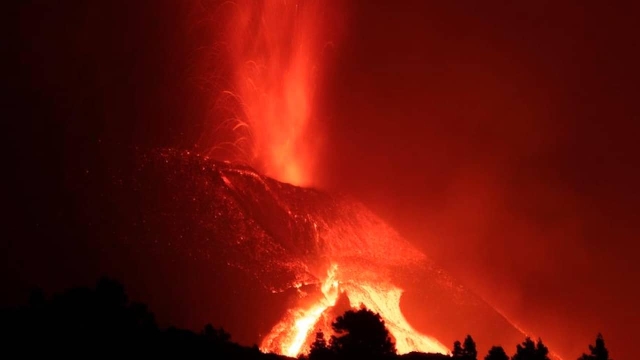 Volcán &quot;Cumbre Vieja&quot; cumple un mes en erupción.