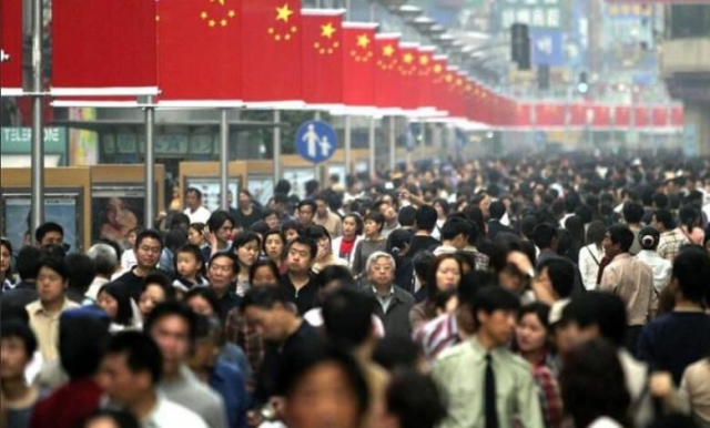 Disminuye población china por primera vez en más de seis décadas