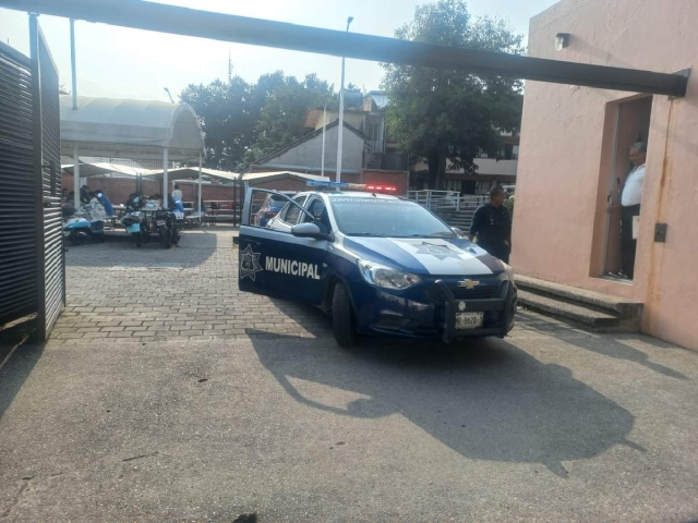 Refuerzan vigilancia policiaca en escuelas