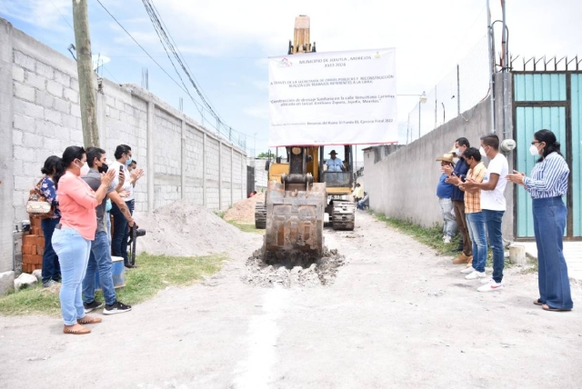 Este lunes comenzaron los trabajos de introducción de drenaje en la calle Venustiano Carranza, que se conectará a la red que pasa por la avenida 18 de Marzo.
