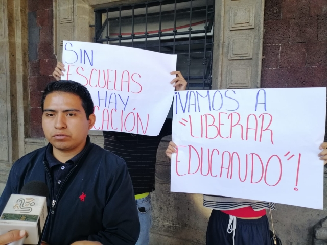 Demandan estudiantes de preparatoria ELiS construcción de plantel escolar