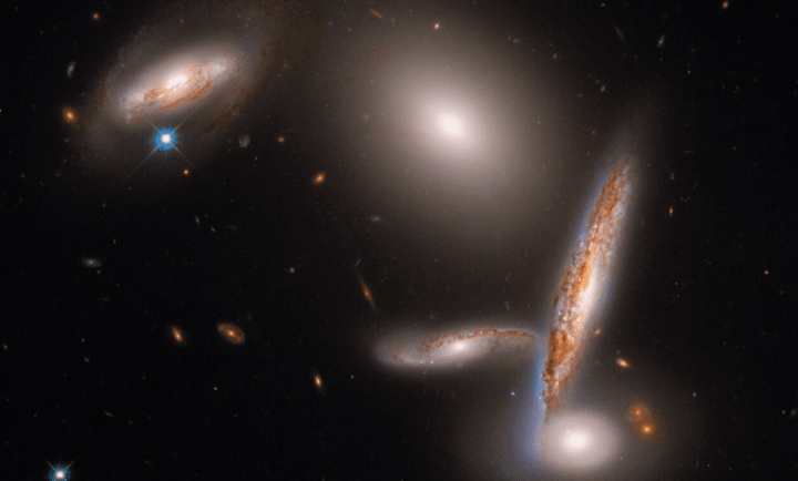 Telescopio Espacial Hubble celebra 32 años en función con colección de galaxias
