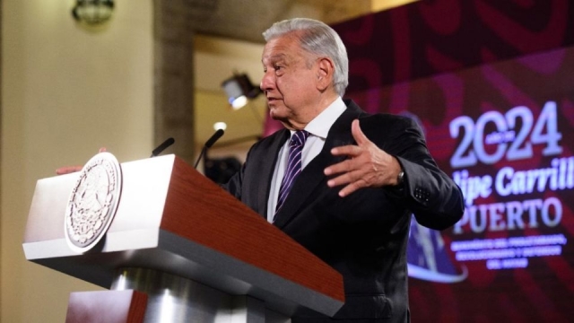 AMLO responde al subcomandante Marcos: &#039;Él debe ser Zapata&#039;