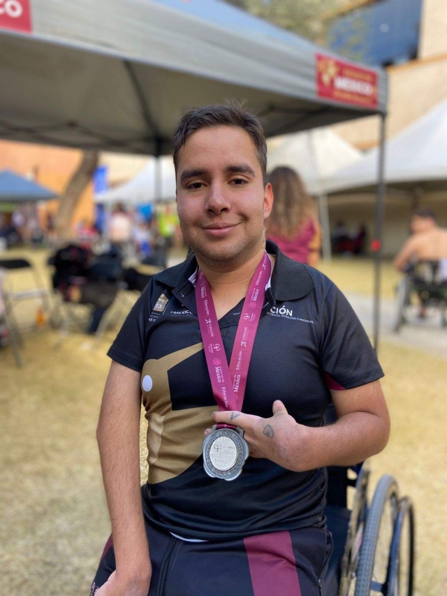 Azariel Valdez Catalán cerró su último año de actividad con medalla de plata en los 50 metros dorso, categoría S3.