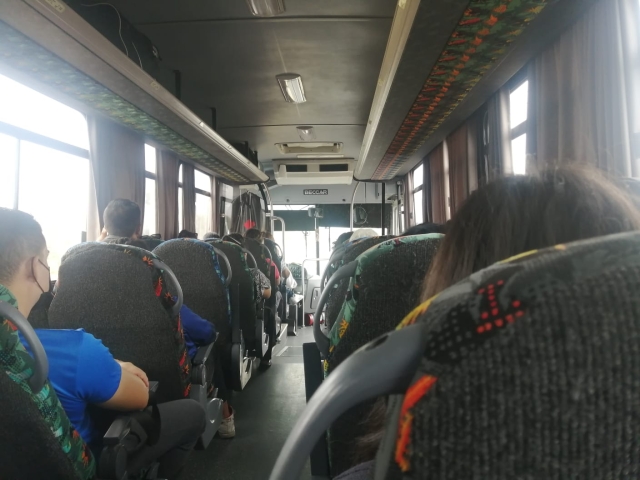 Autobuses de pasajeros desvían su ruta debido a bloqueo en Xoxocotla
