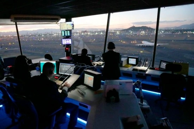 Controladores aéreos denuncian abusos y corrupción en el Seneam tras incidente de aviones en el AICM