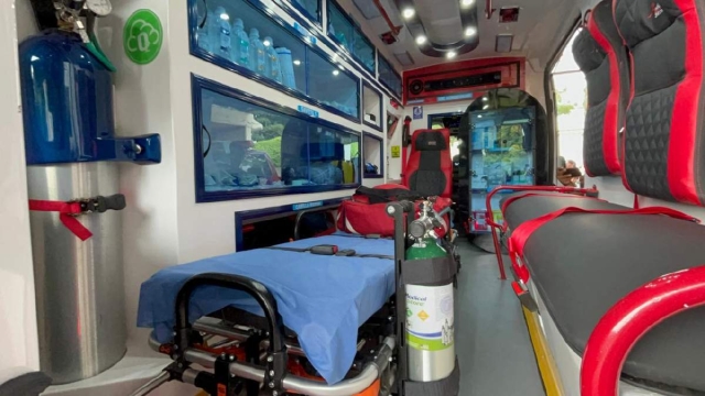 Recibe ambulancia nueva departamento de Bomberos de Cuautla