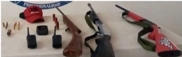 Las armas y demás objetos incautados quedaron a cargo del Ministerio Público.