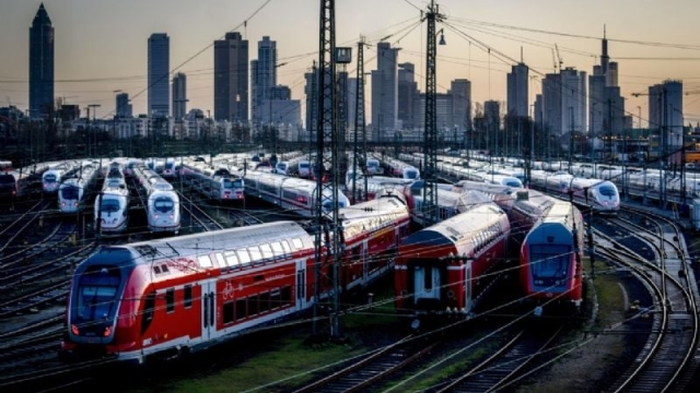 Una huelga por salarios paraliza trenes y vuelos en Alemania