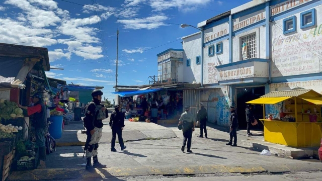 Elementos de diversas instituciones realizan acciones de vigilancia y prevención del delito en la cabecera municipal. 