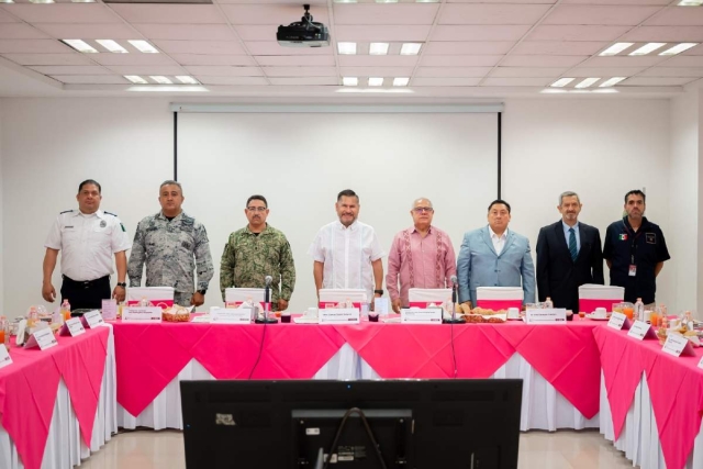 El secretario de Gobierno, Samuel Sotelo, presidió la sesión presencial de la Mesa de Coordinación para la Construcción de la Paz de este jueves. 