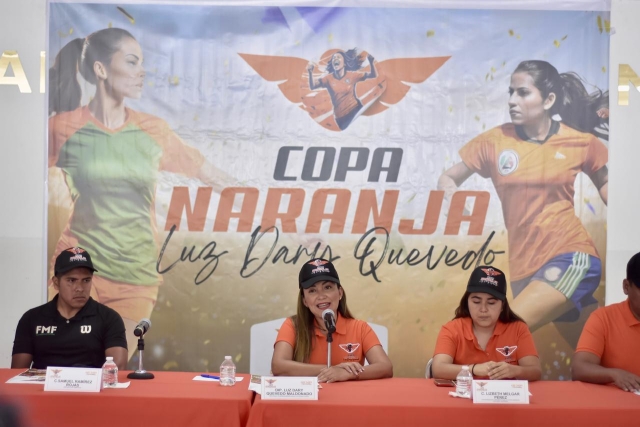 Anuncia diputada Luz Dary Quevedo próximo torneo femenil de futbol &#039;Copa Naranja&#039;