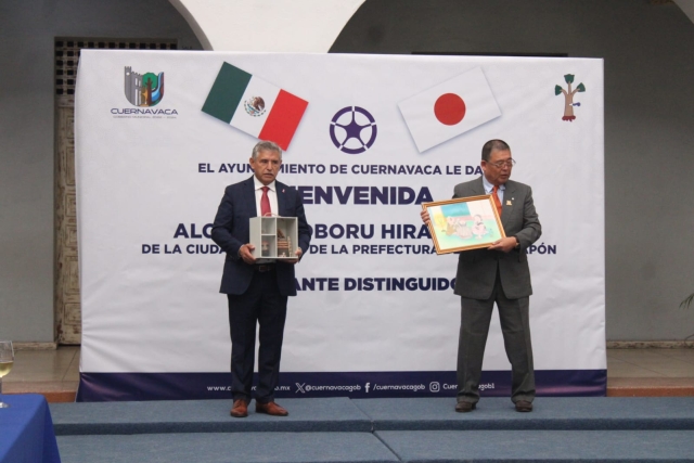 Da la bienvenida edil capitalino al alcalde de la ciudad de Ōtaki, Noboru Hirabayashi