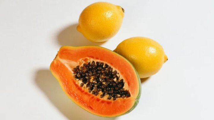Esto es lo que le sucede a tu cuerpo cuando desayunas papaya con limón