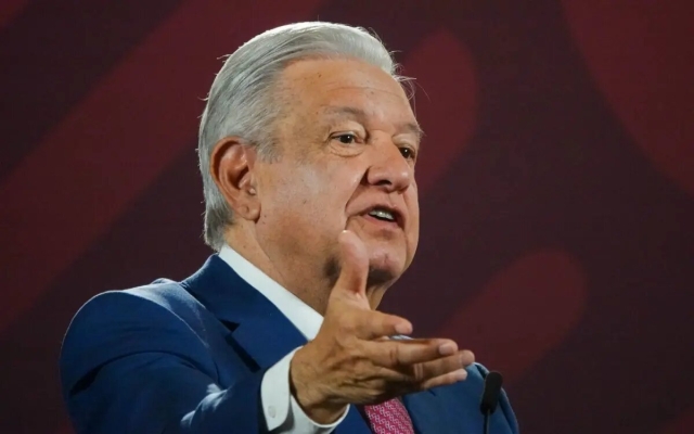 Esto respondió López Obrador a Loret de Mola por su presunto sueldo alto