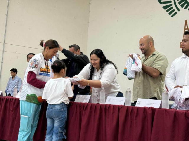 La presidenta del DIF municipal encabezó el inicio de las actividades.