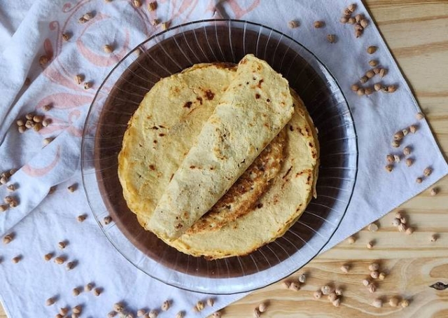 Prepara unas ricas y saludables tortillas de garbanzo con esta receta