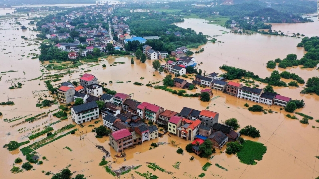 Aumenta a 58 la cifra de muertos por las inundaciones en China.