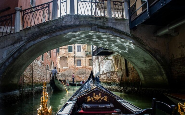 Venecia establece boleto especial para controlar turismo