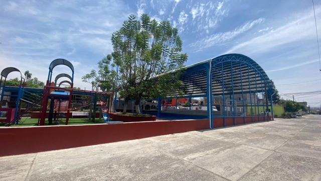 Inauguran cancha de usos múltiples y parque infantil en la colonia Aquiles Serdán