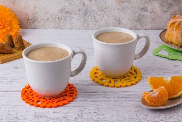 Atole de Mandarina: La Bebida Perfecta para Días Lluviosos.