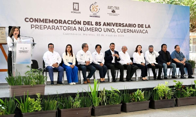  La rectora de la UAEM, Viridiana Aydeé León Hernández, encabezó la ceremonia conmemorativa.