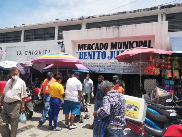 Diversos factores han impedido que las ventas en el mercado “Benito Juárez” levanten.