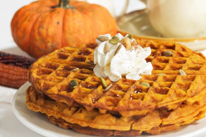 Waffles de calabaza, así puedes preparar esta deliciosa versión para celebrar la llegada de otoño