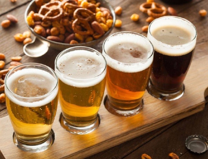 Tomar cerveza por la mañana: ¿una solución para la resaca?