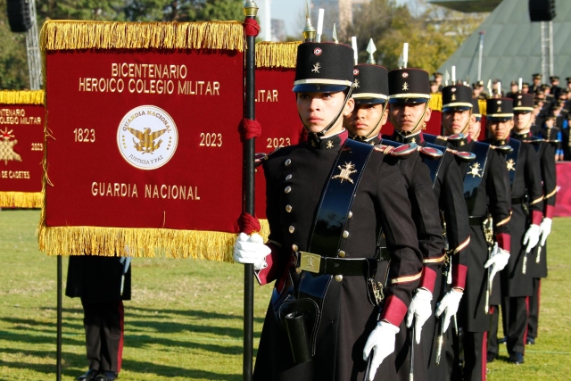 Bicentenario del Colegio Militar: Inauguran exposición fotográfica en el Metro