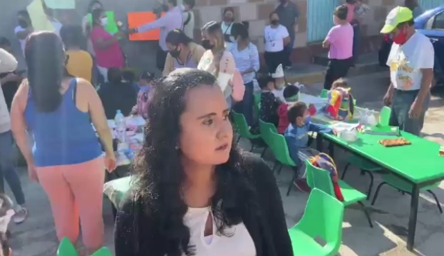Protestan por falta de obra en jardín de niños de Yautepec