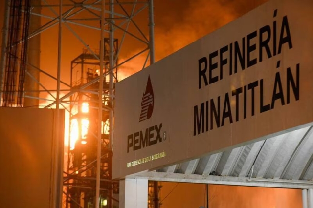 Incendio en refinería de Minatitlán, Veracruz, deja 4 trabajadores heridos