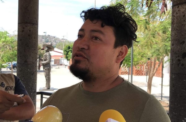 Elías Moreno (recuadro) busca que Anenecuilco sea una comunidad más segura.