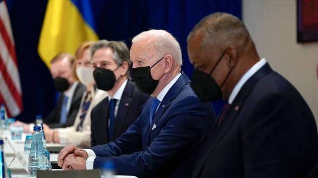 Biden promete más ayuda a Ucrania en una reunión con ministros ucranianos