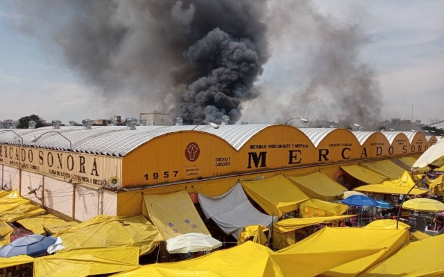 Se incendia Mercado de Sonora.