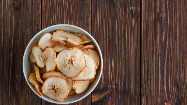 Chips de manzana, un snack saludable y sencillo de preparar