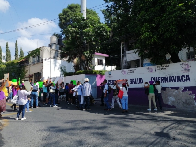 Demandan vecinos de Patios de la Estación destituir a directora de centro de salud