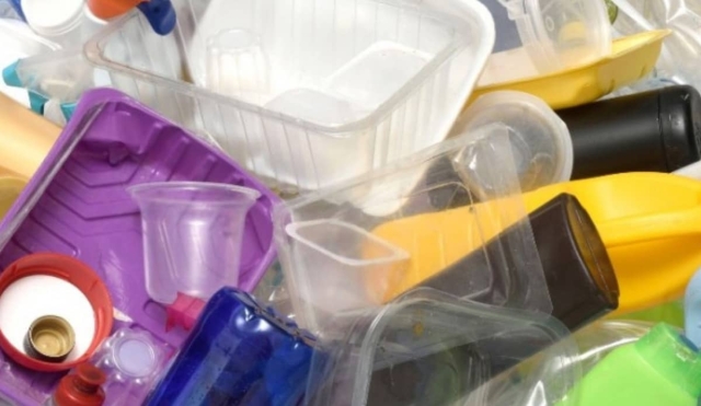 Prohibirán plásticos de un solo uso en instalaciones de alcaldía