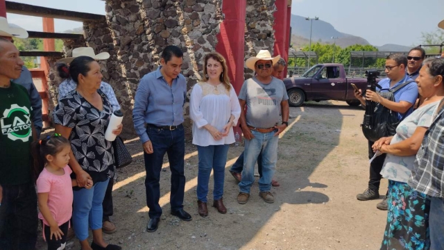 Margarita González Saravia visitó Tlaquiltenango este lunes. 