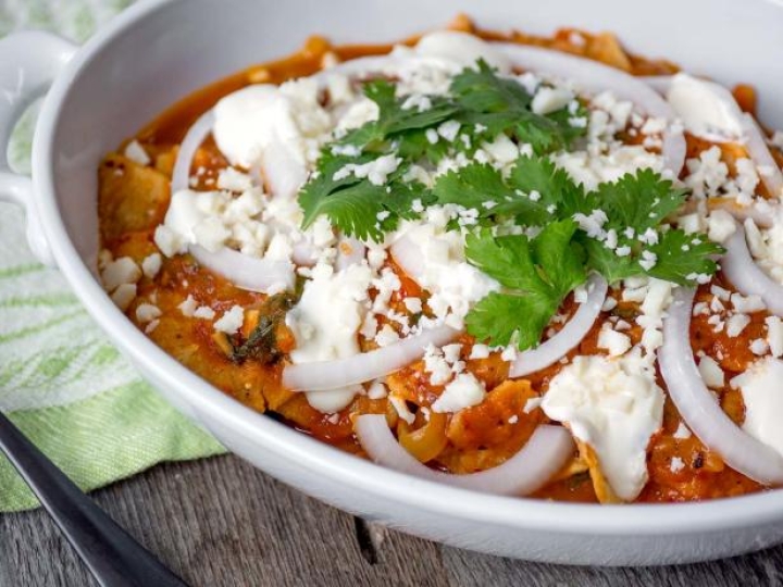 Chilaquiles con salsa chipotle, así puedes preparar esta sencilla receta para la semana