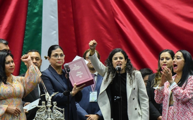 Luisa María Alcalde entrega al Congreso el Quinto Informe de Gobierno de AMLO