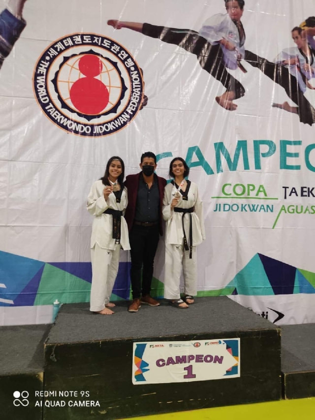 Zaira (derecha) y Zaired Salgado pusieron en alto el nombre de Morelos en el Gimnasio Olímpico del Instituto del Deporte del Estado de Aguascalientes (IDEA).