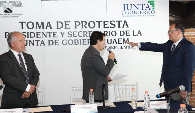 Jaime Arau Roffiel asume presidencia de la Junta de Gobierno de la UAEM 