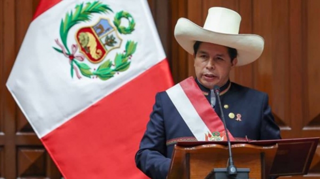 Pedro Castillo asume la presidencia de Perú.