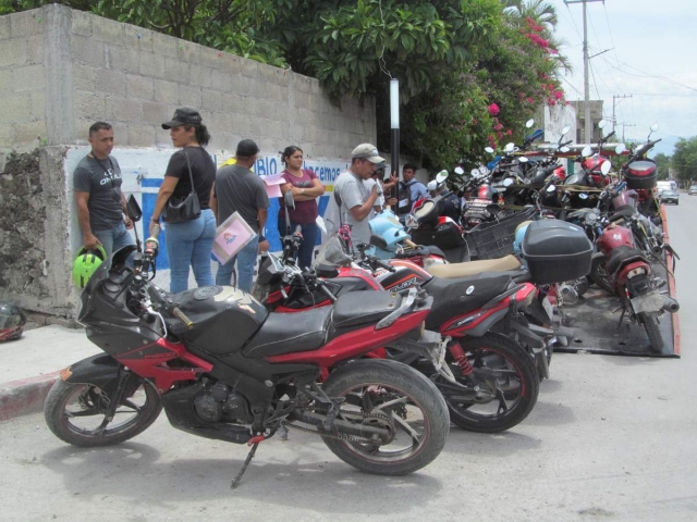 Alrededor de 80 motocicletas fueron detenidas durante el operativo.