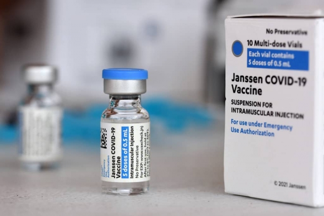 Canadá recomienda vacuna de Johnson &amp; Johnson solo para mayores de 30 años.
