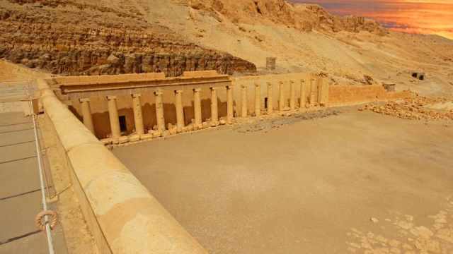 Encuentran ‘ciudad perdida’ de 3,000 años de antigüedad en arenas de Egipto